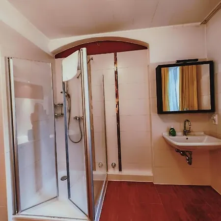 Bauer Mit Aufzug With Elevator Guest house *