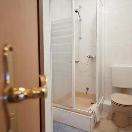 Bauer Mit Aufzug With Elevator