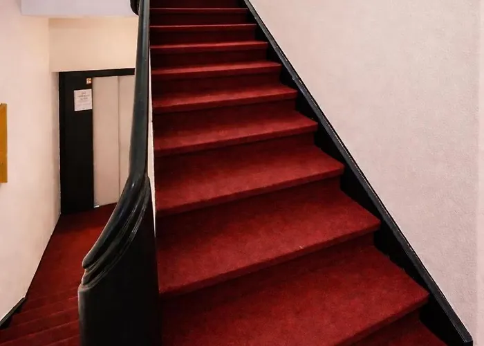 Bauer Mit Aufzug With Elevator